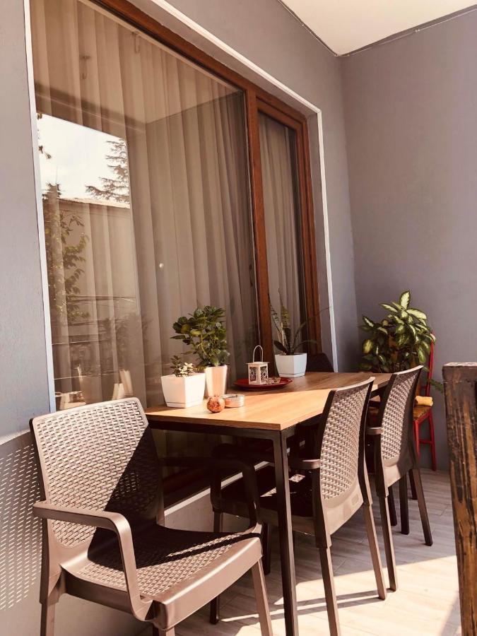 Sweet Apartment In Kutaisi Exterior foto
