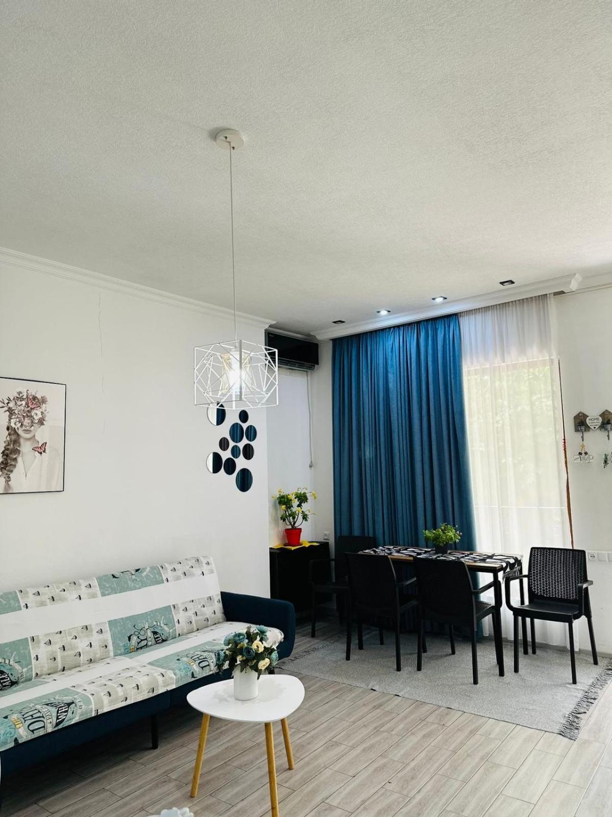 Sweet Apartment In Kutaisi Exterior foto