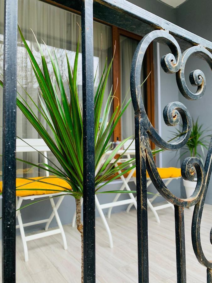 Sweet Apartment In Kutaisi Exterior foto